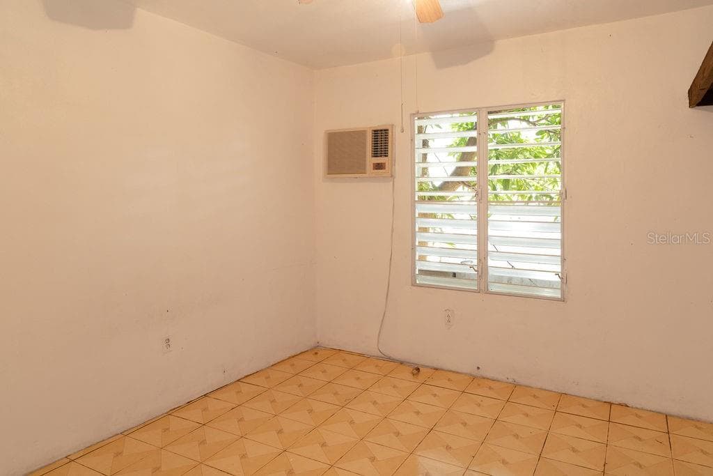 378 CALLE GIRASOLES — photo 11 of 15
