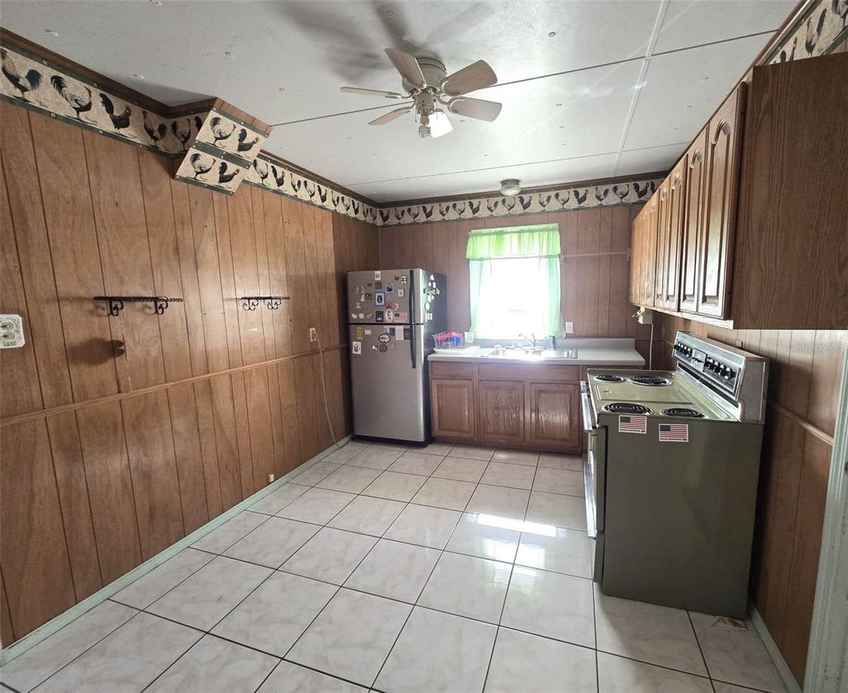 3101 MEDULLA ROAD — photo 21 of 85