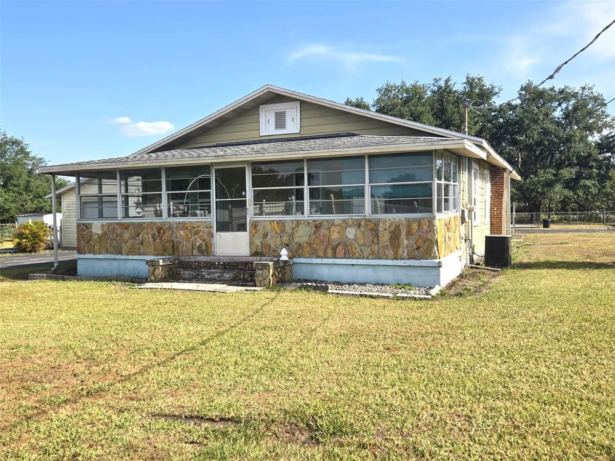 3101 MEDULLA ROAD — photo 3 of 85