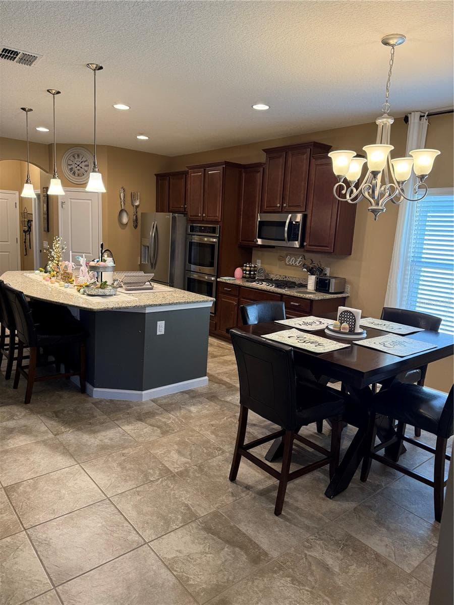 2504 CAVENDER CREEK ROAD — photo 15 of 42