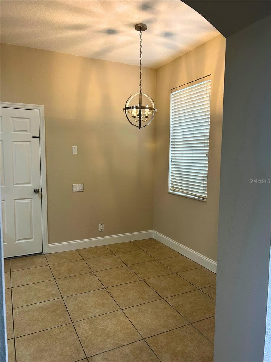 3292 COVERED BRIDGE DRIVE — photo 8 of 38