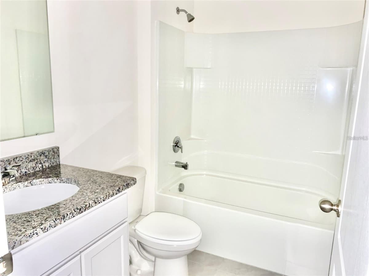 2637 ROWAN STREET — photo 6 of 11