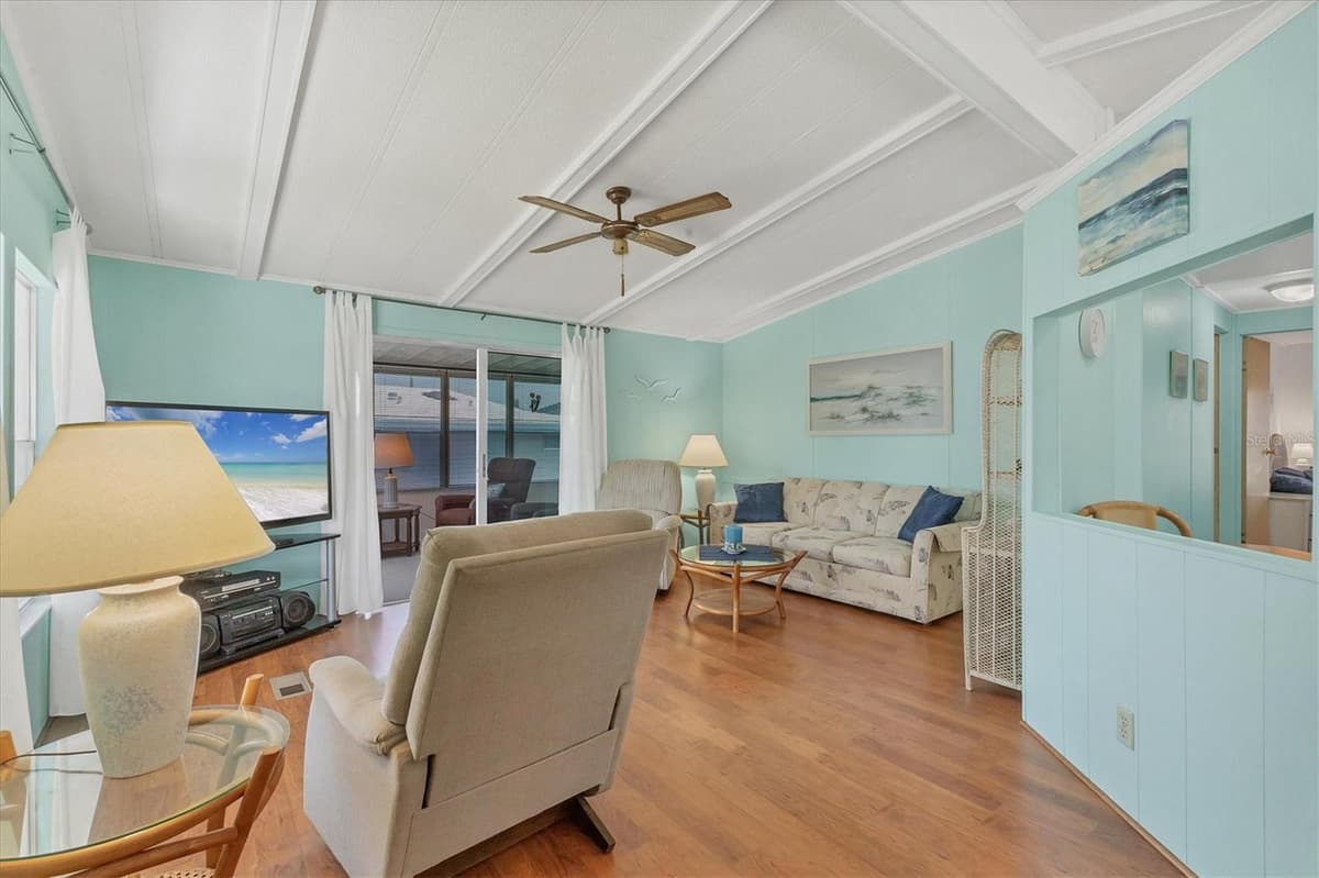 4519 14TH STREET — photo 3 of 47