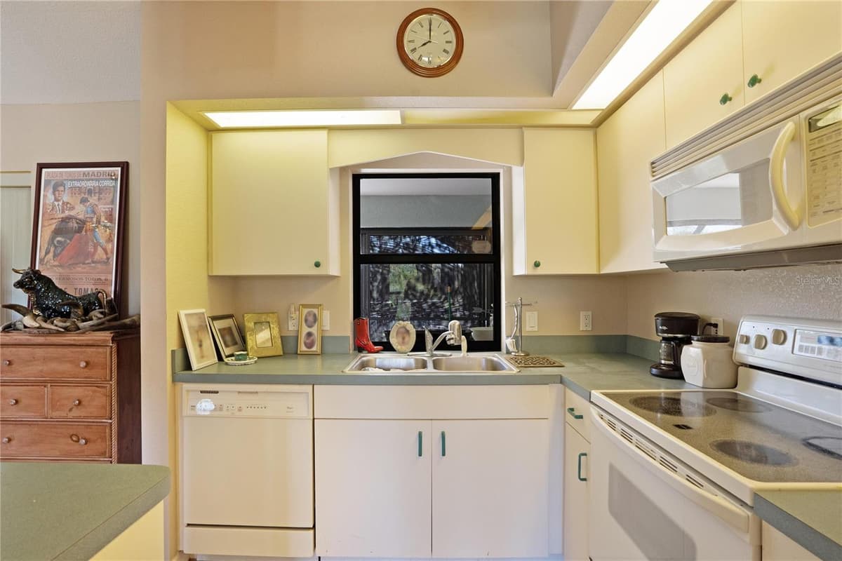268 CORY STREET — photo 10 of 25
