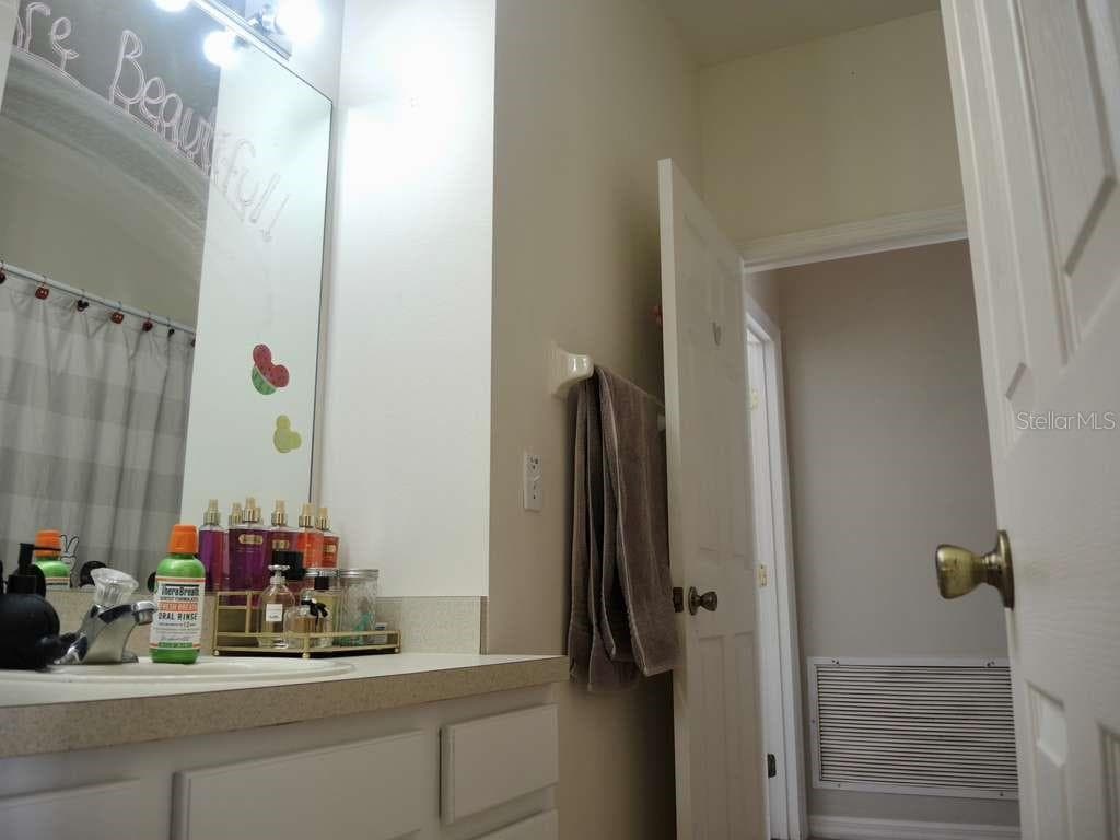 16732 GLENBROOK BOULEVARD — photo 16 of 27