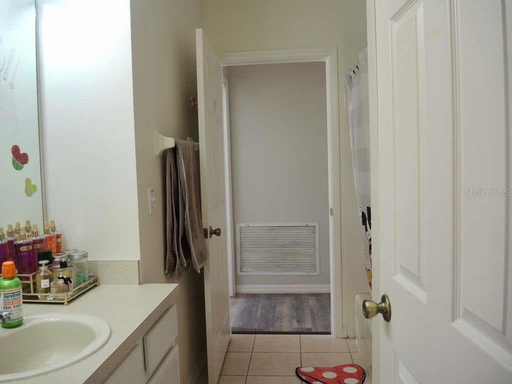 16732 GLENBROOK BOULEVARD — photo 11 of 27