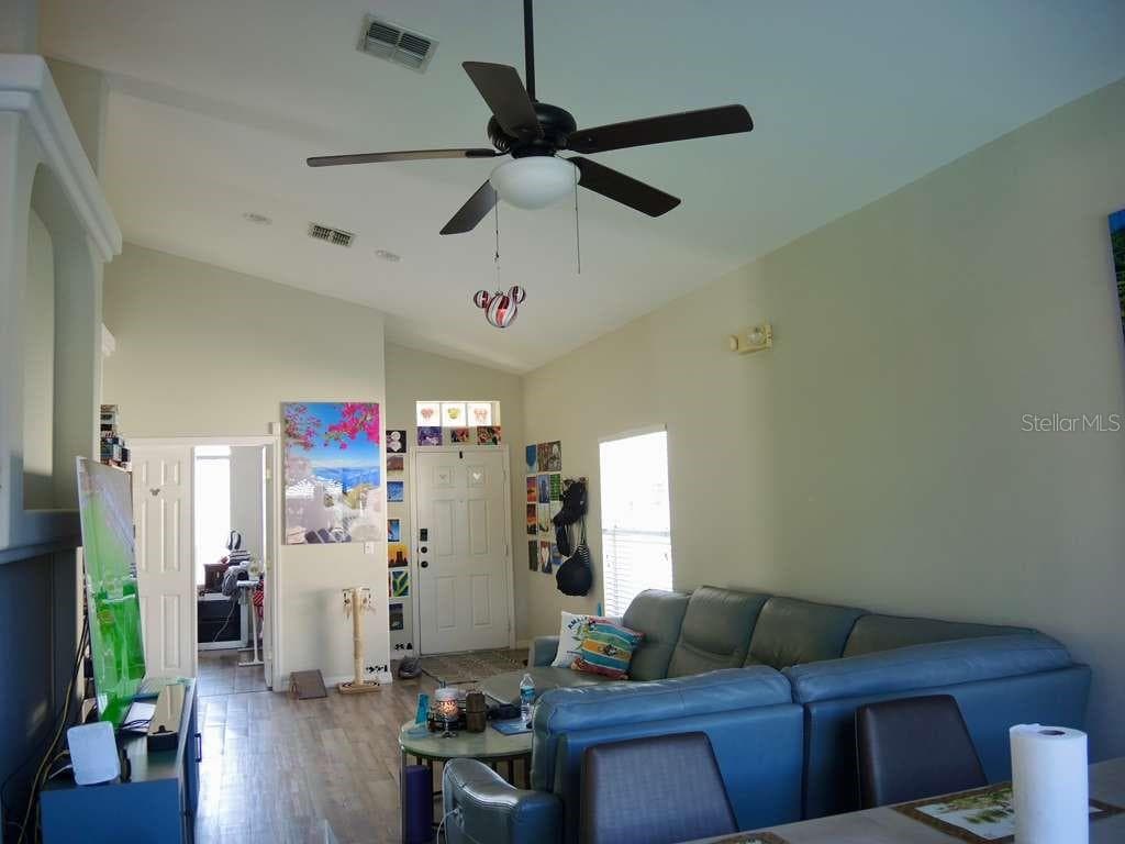 16732 GLENBROOK BOULEVARD — photo 19 of 27