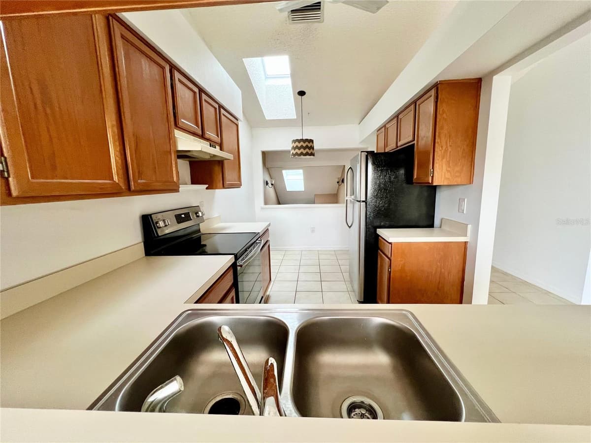 114 CLAYS TRAIL — photo 6 of 20