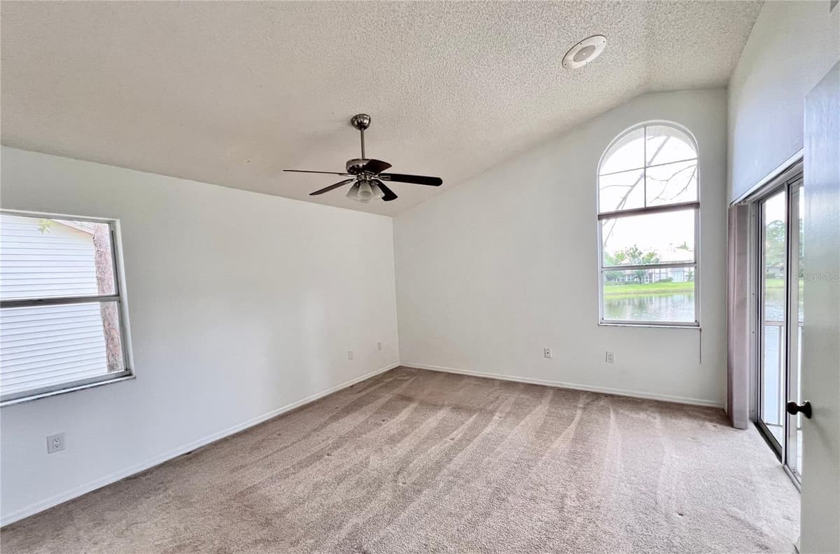 114 CLAYS TRAIL — photo 15 of 20