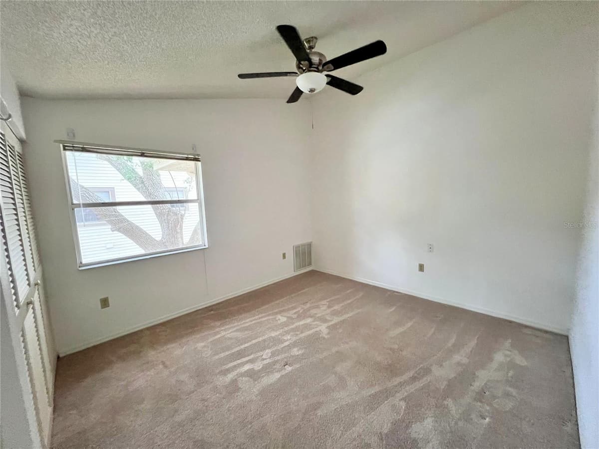 114 CLAYS TRAIL — photo 11 of 20