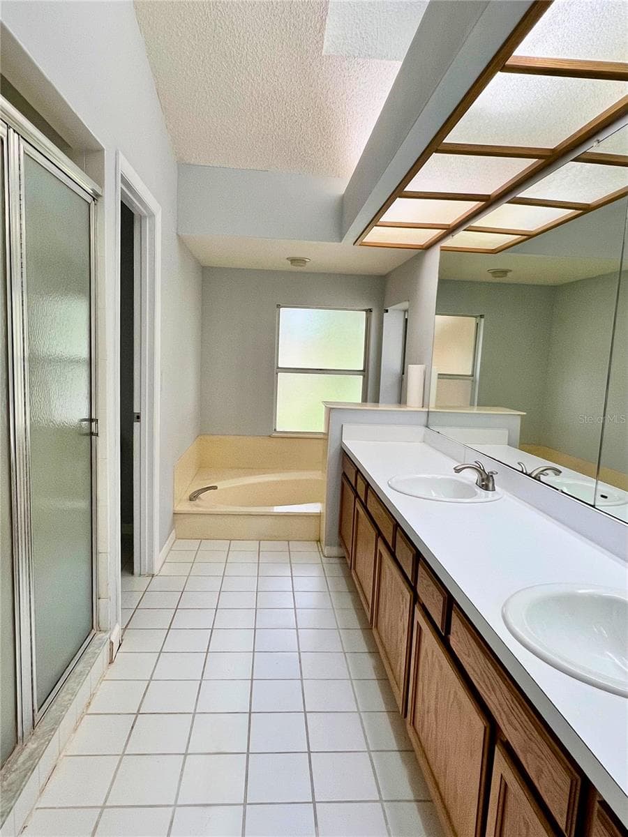 114 CLAYS TRAIL — photo 18 of 20