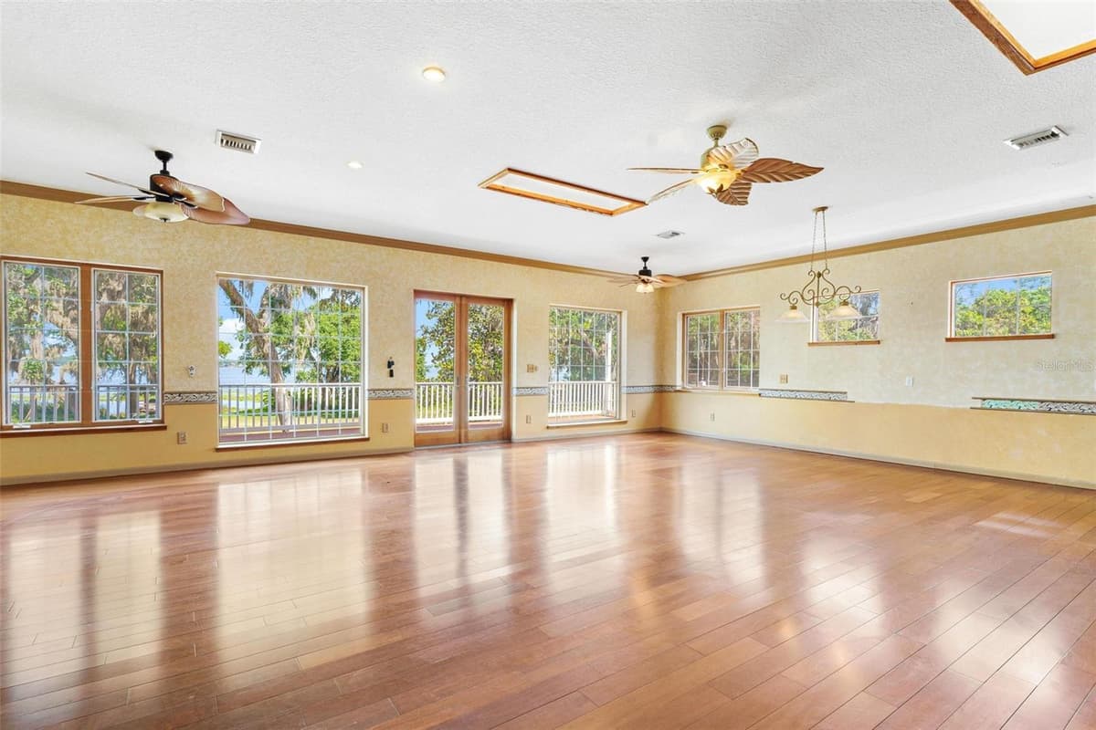 2400 GRIFFIN DRIVE — photo 30 of 78