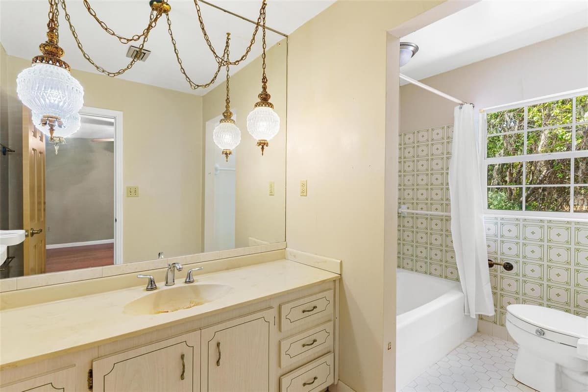 2400 GRIFFIN DRIVE — photo 51 of 78