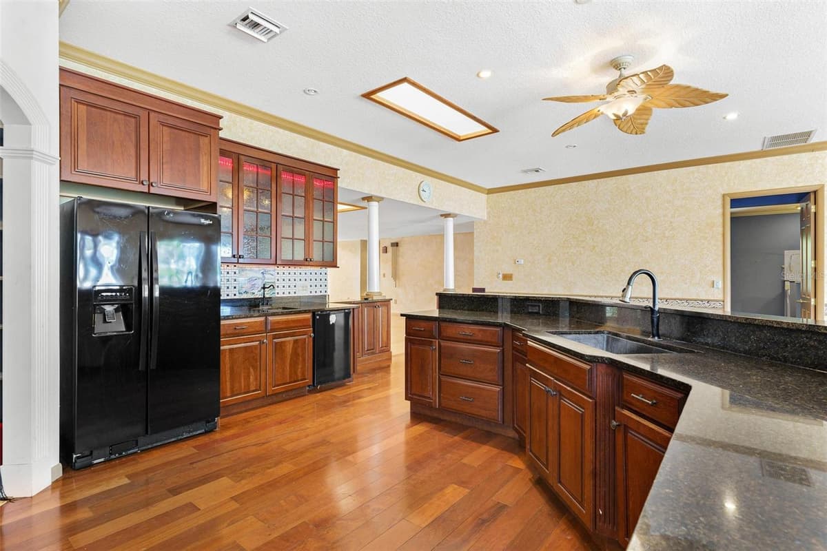 2400 GRIFFIN DRIVE — photo 25 of 78