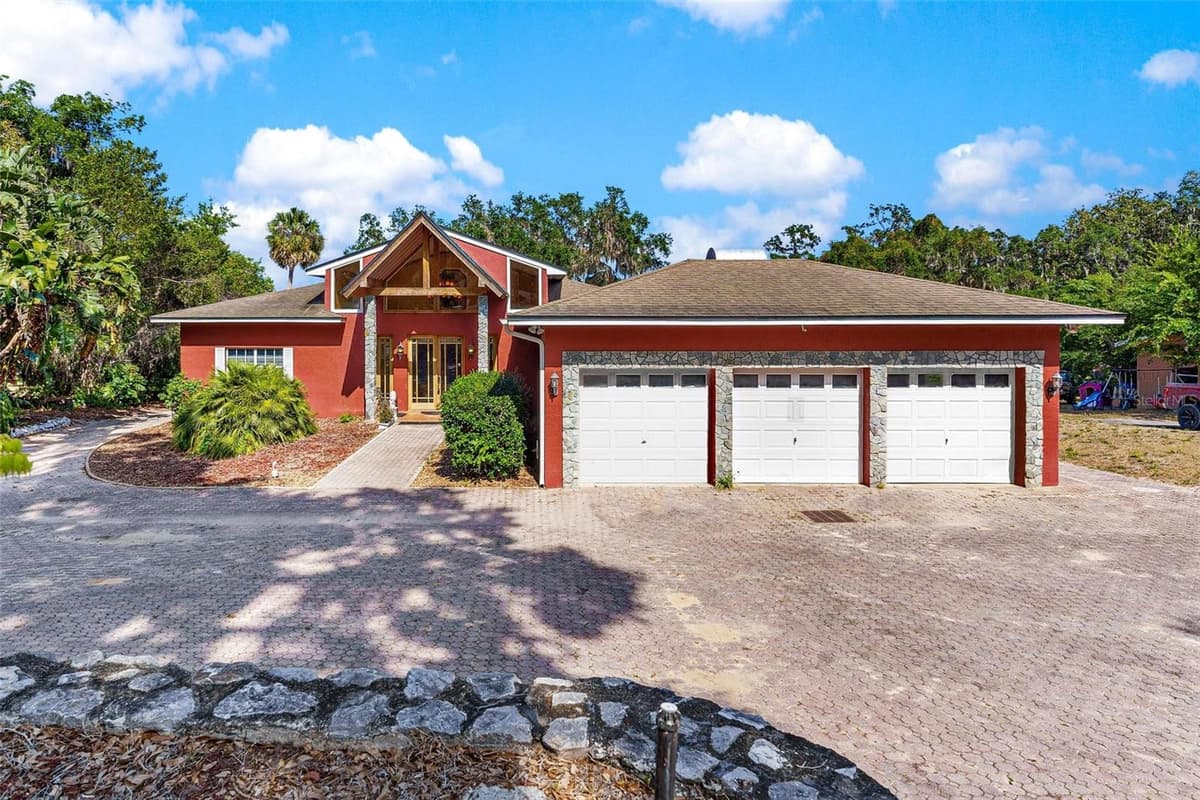 2400 GRIFFIN DRIVE — photo 3 of 78