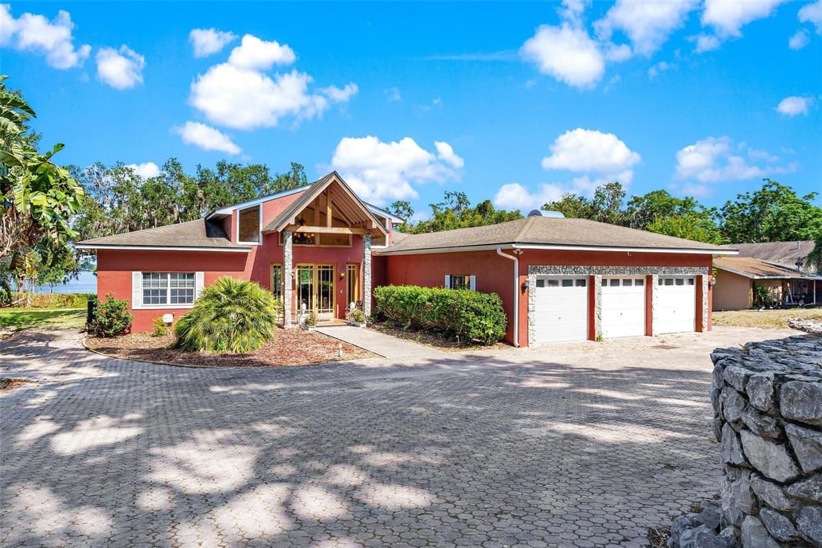 2400 GRIFFIN DRIVE — photo 1 of 78