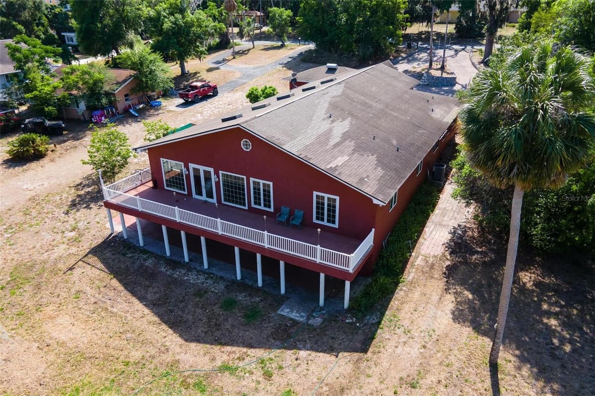 2400 GRIFFIN DRIVE — photo 77 of 78