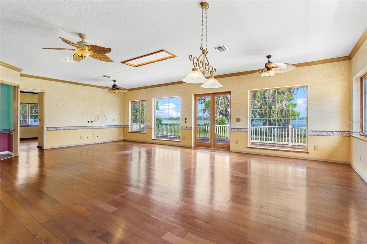 2400 GRIFFIN DRIVE — photo 31 of 78