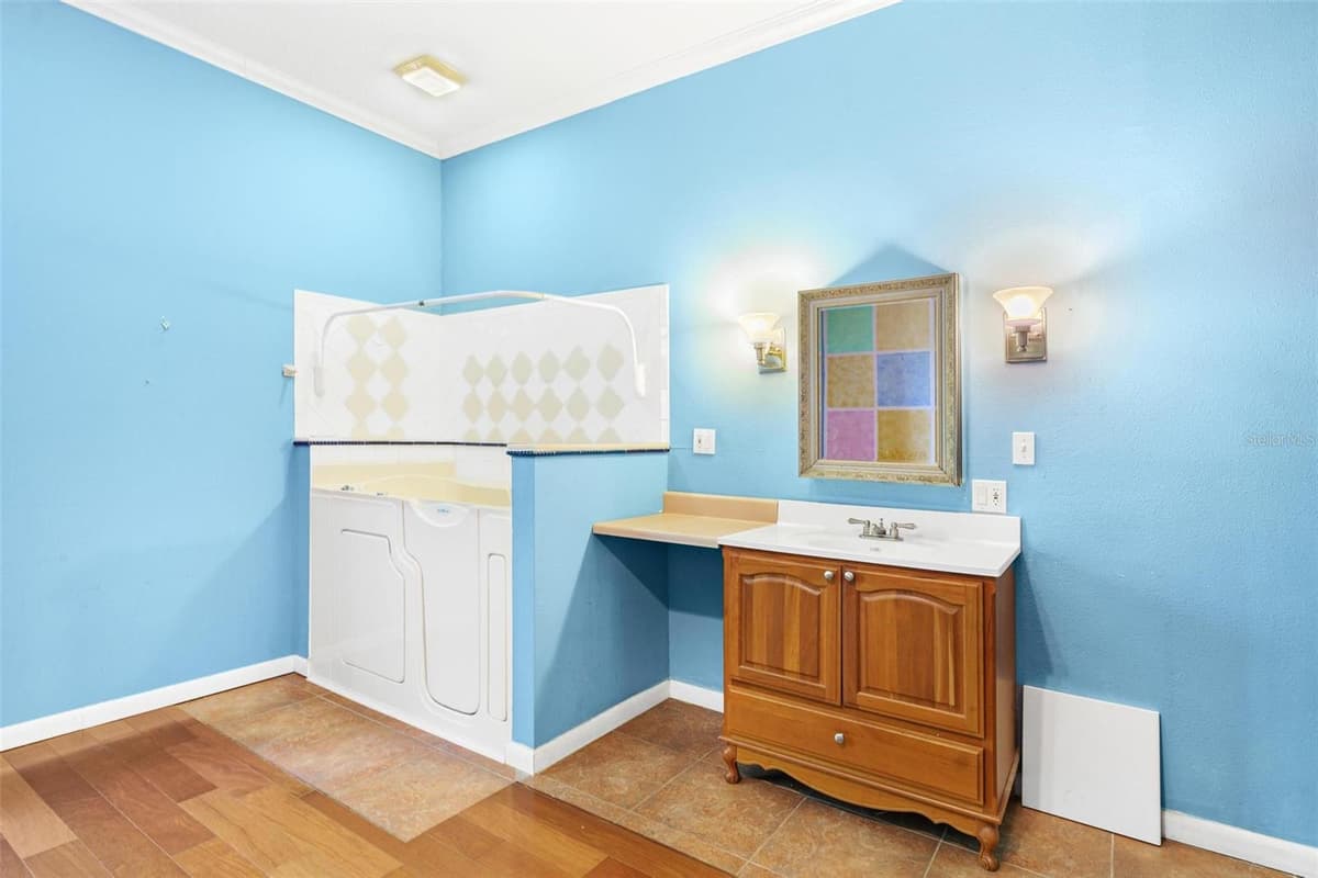 2400 GRIFFIN DRIVE — photo 43 of 78