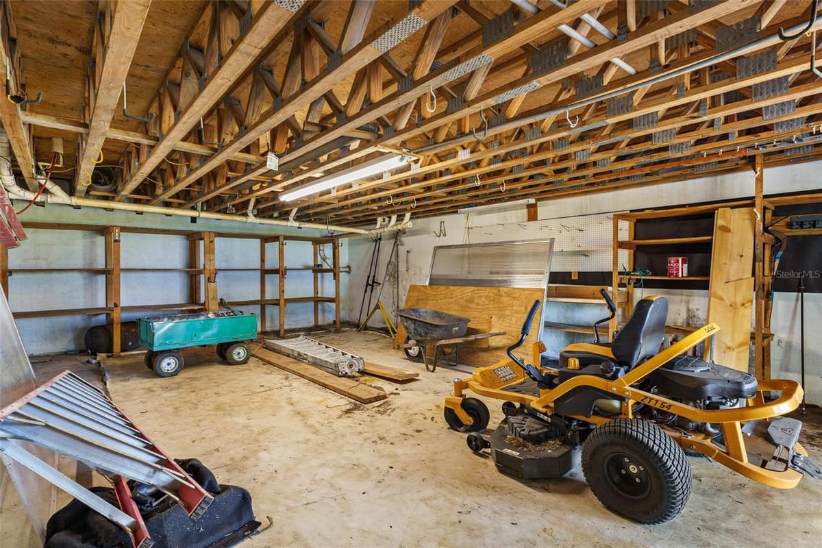 2400 GRIFFIN DRIVE — photo 63 of 78