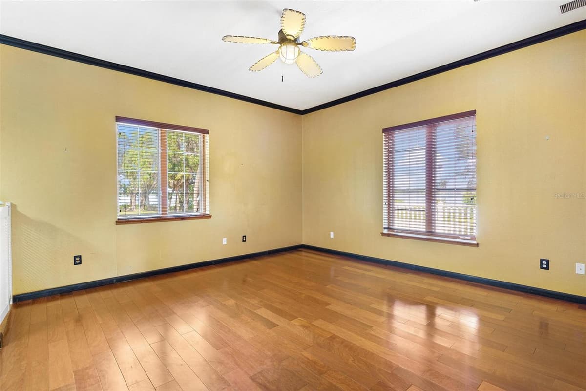 2400 GRIFFIN DRIVE — photo 33 of 78