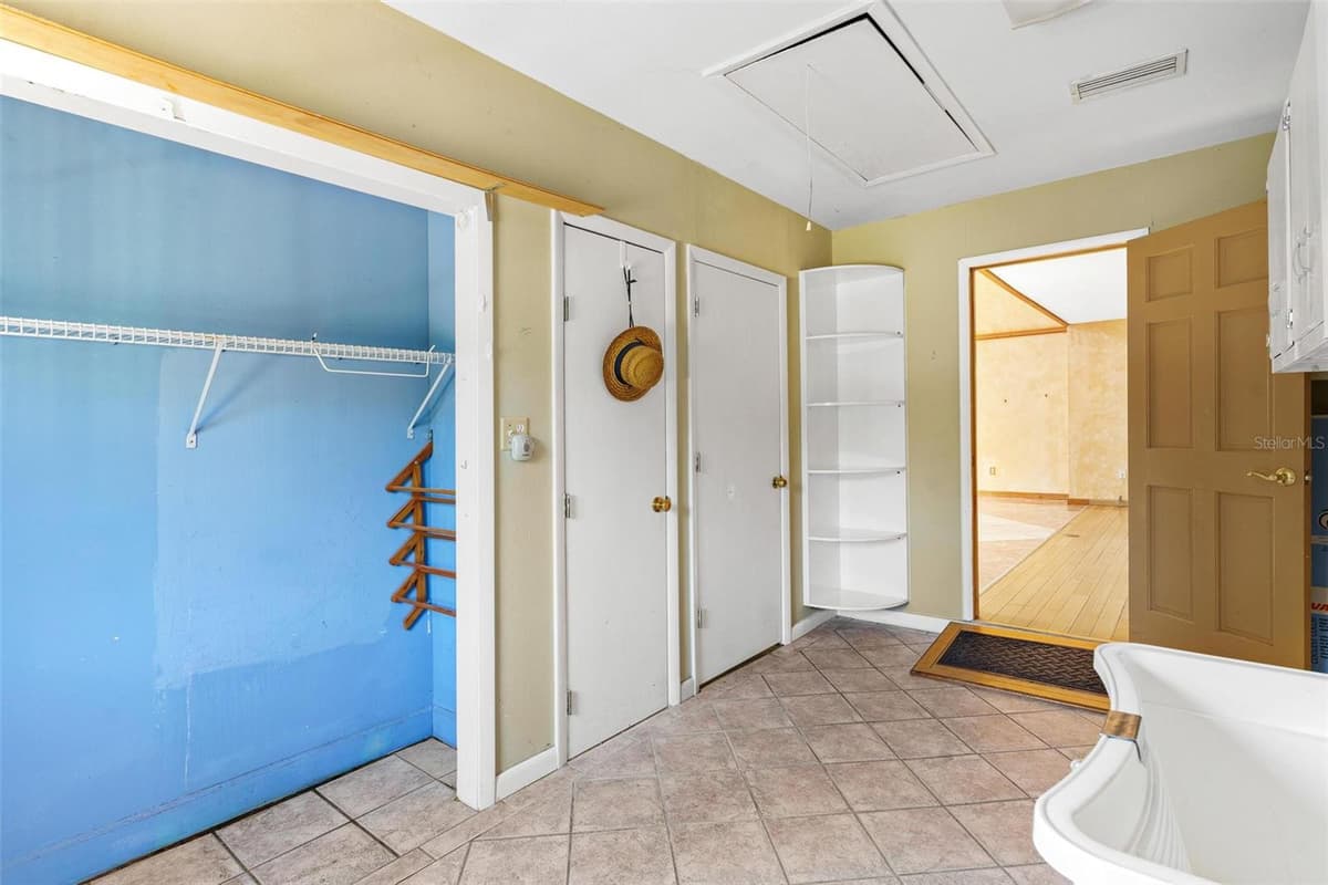 2400 GRIFFIN DRIVE — photo 53 of 78
