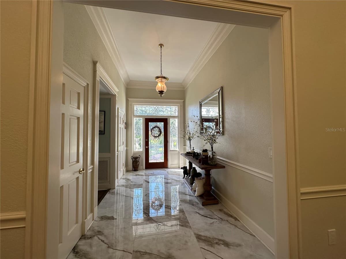 708 MAIN STREET — photo 4 of 91