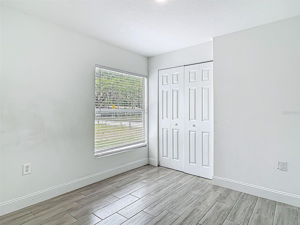 1403 13TH PLACE — photo 38 of 51