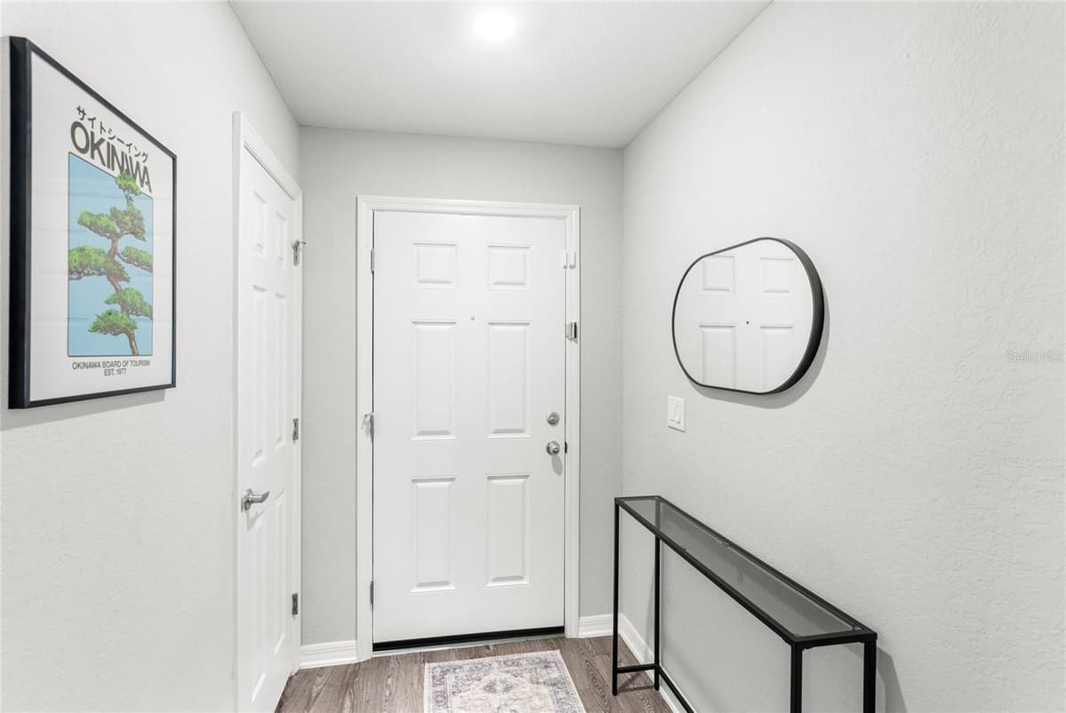 4215 SWAN STREET — photo 4 of 41