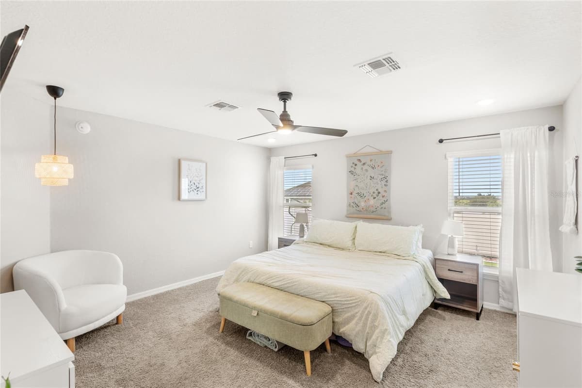 4215 SWAN STREET — photo 13 of 41