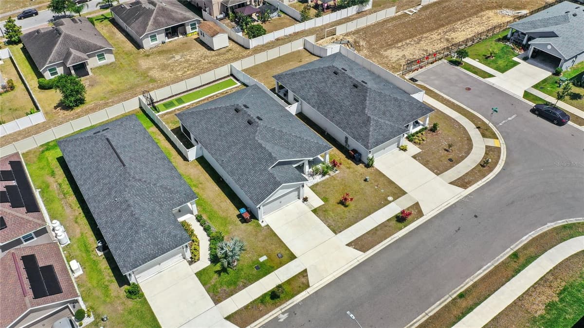 4215 SWAN STREET — photo 36 of 41
