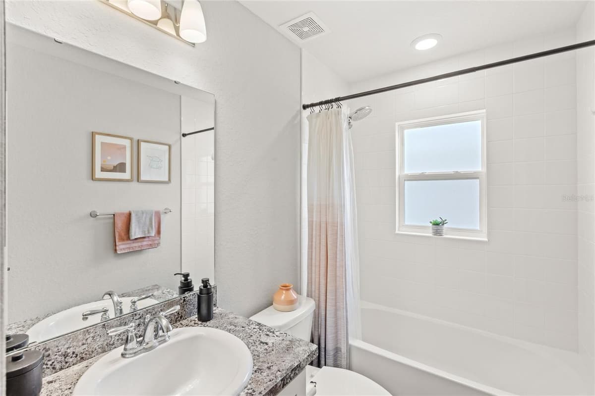 4215 SWAN STREET — photo 21 of 41