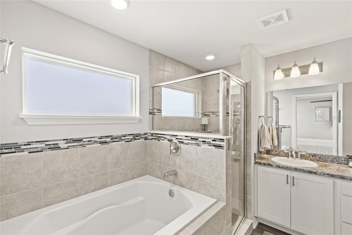 4215 SWAN STREET — photo 16 of 41