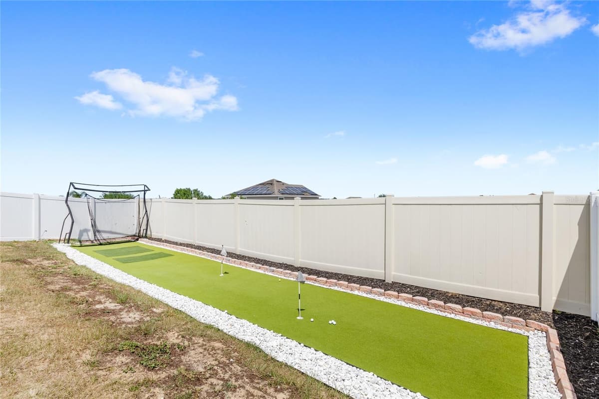 4215 SWAN STREET — photo 32 of 41