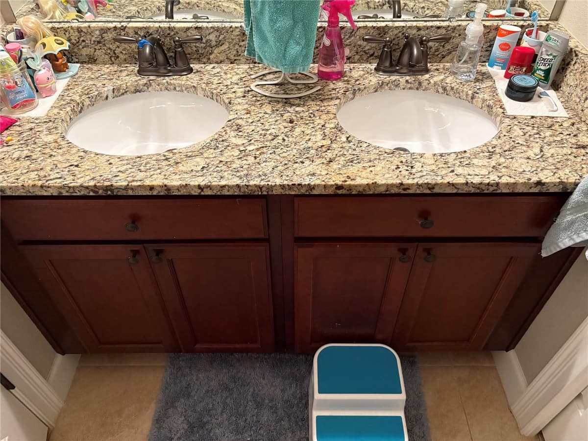 709 CALABRIA WAY — photo 14 of 26