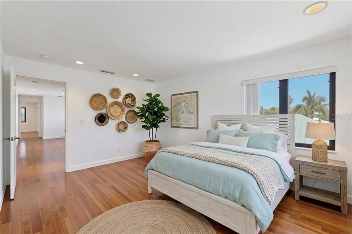 2918 AVENUE — photo 18 of 59