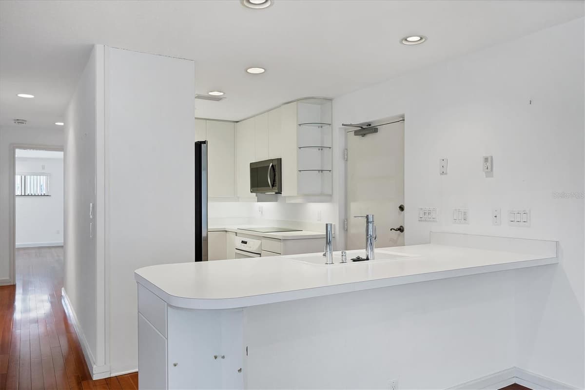 2918 AVENUE — photo 22 of 59