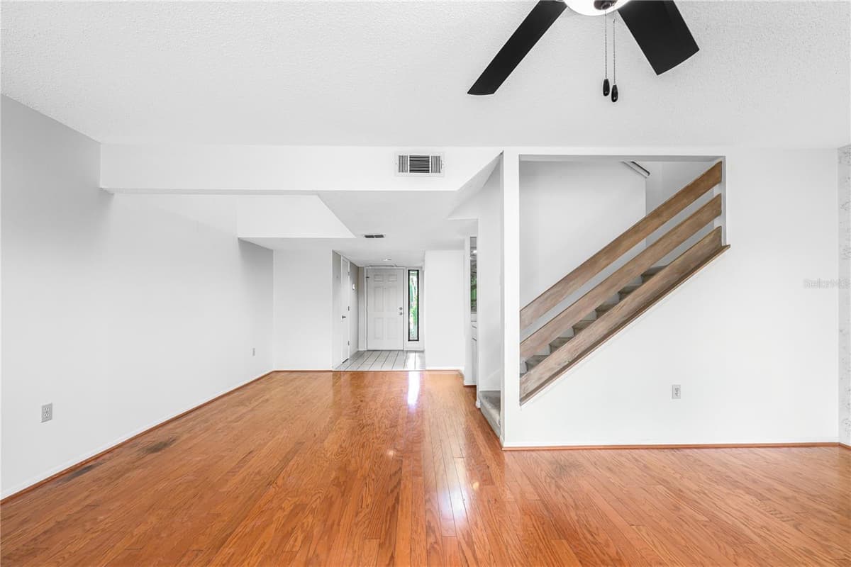 135 HERON BAY CIRCLE — photo 10 of 32