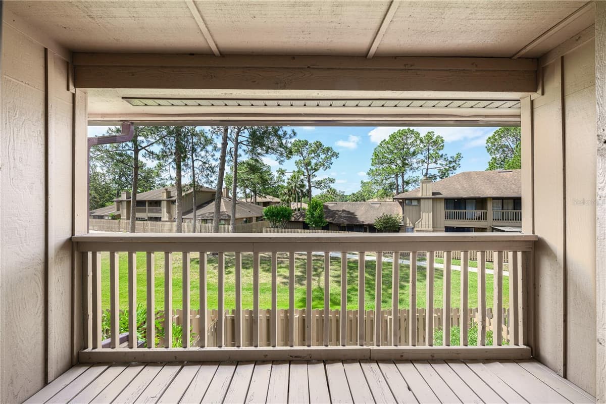 135 HERON BAY CIRCLE — photo 5 of 32