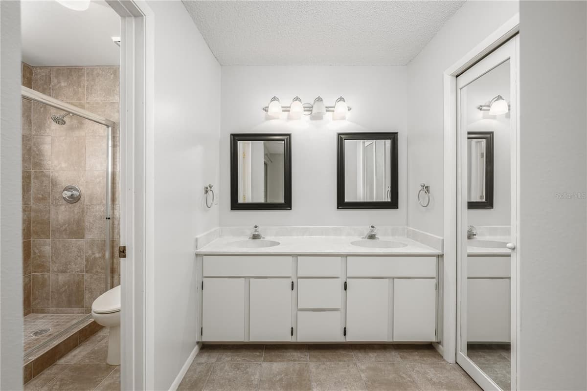 135 HERON BAY CIRCLE — photo 4 of 32