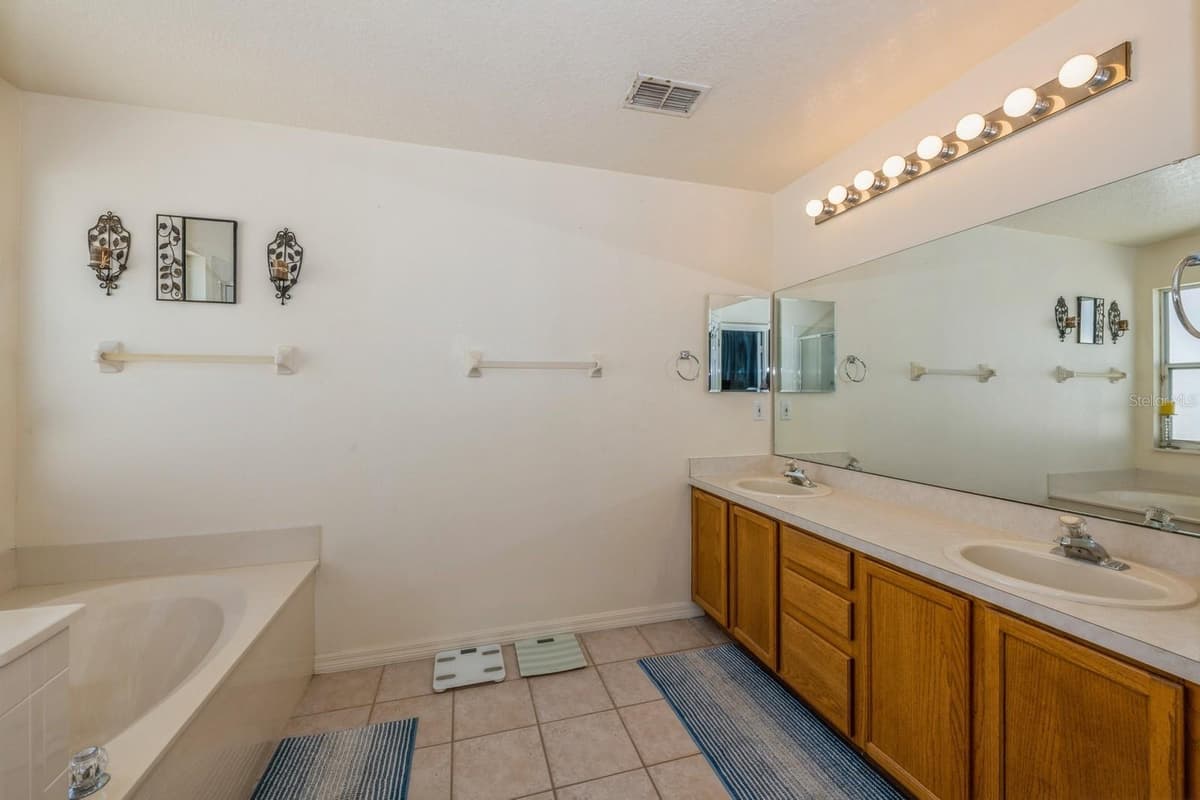 502 FREEMAN STREET — photo 10 of 21