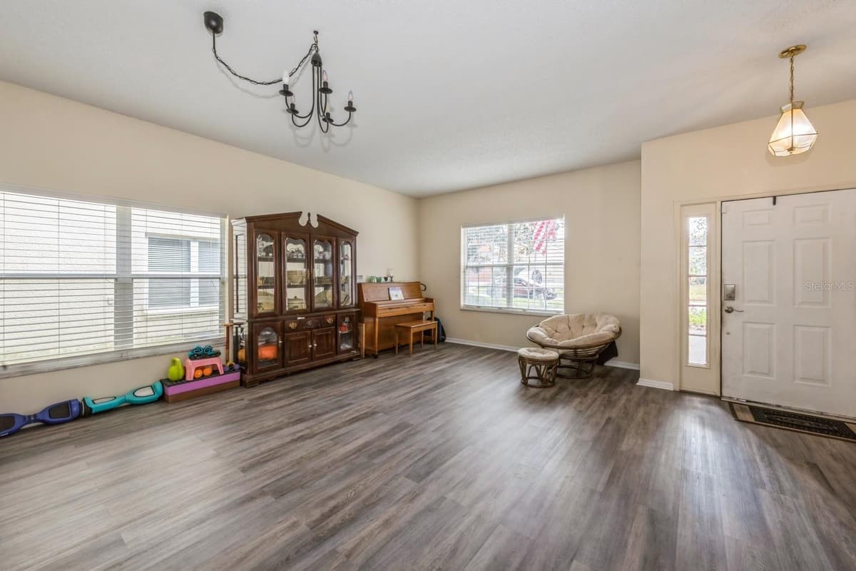 502 FREEMAN STREET — photo 4 of 21
