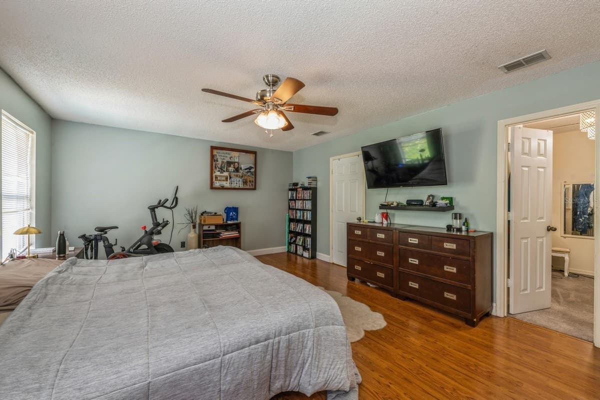 502 FREEMAN STREET — photo 9 of 21