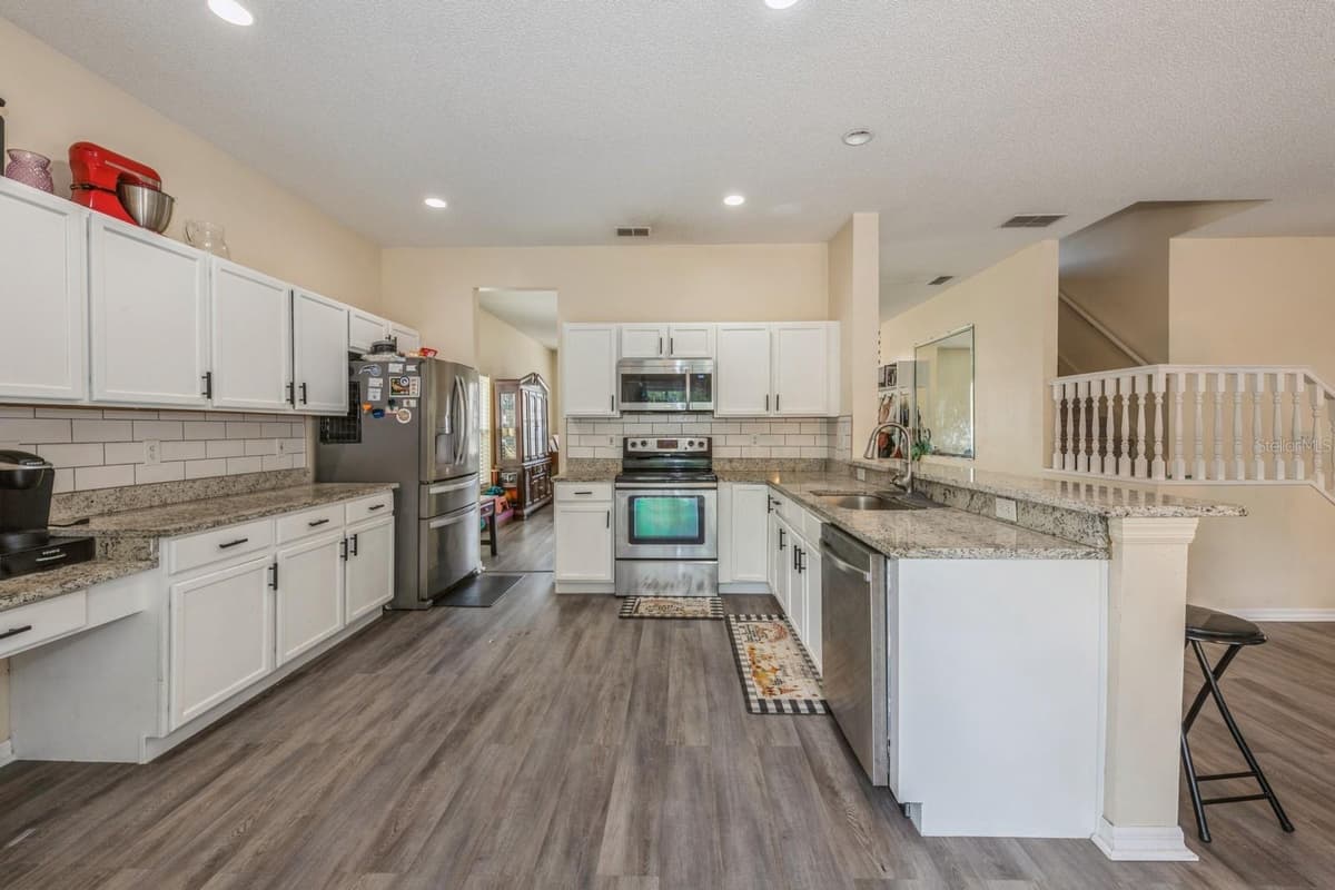 502 FREEMAN STREET — photo 3 of 21