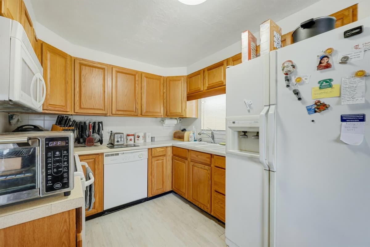 2100 KINGS HIGHWAY — photo 10 of 82