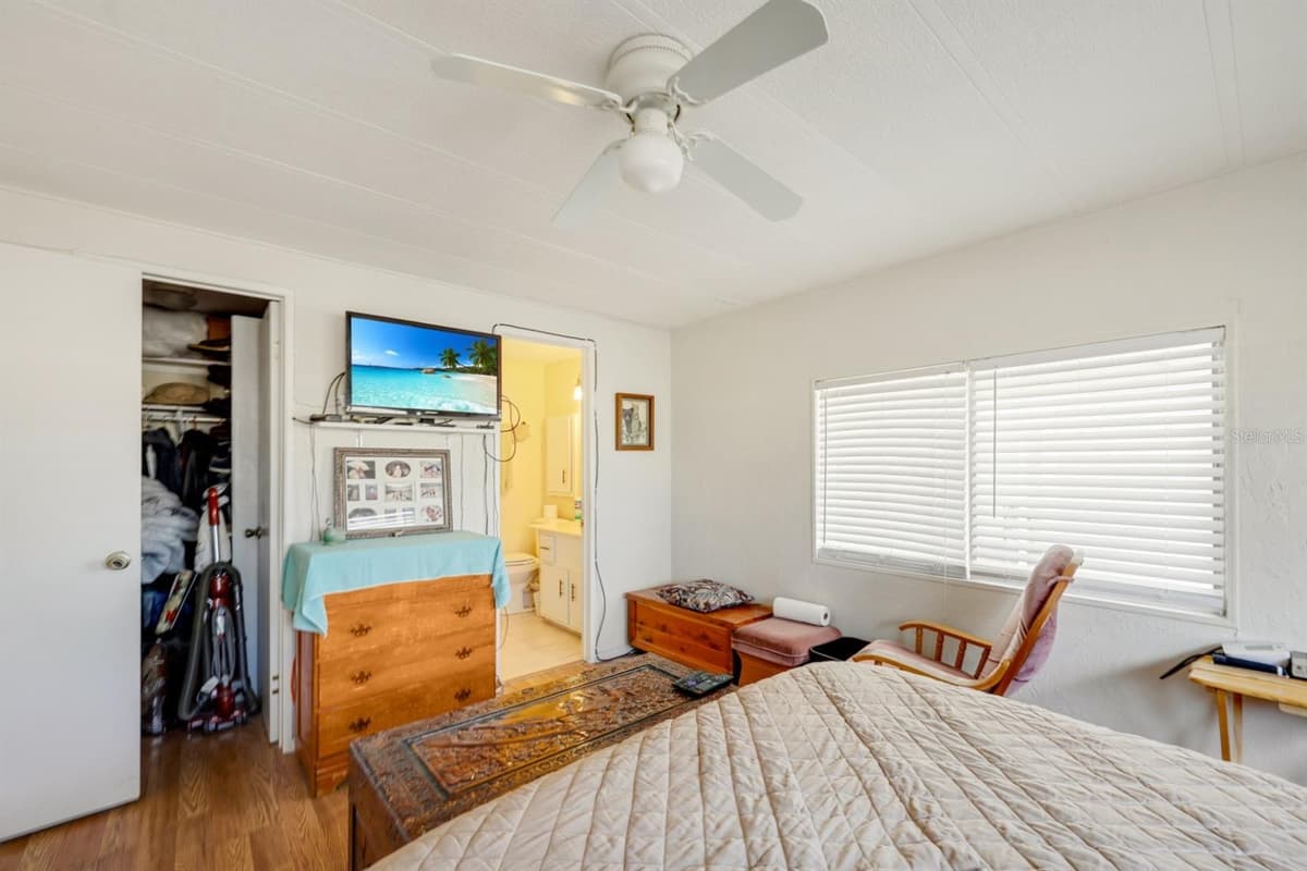 2100 KINGS HIGHWAY — photo 14 of 82