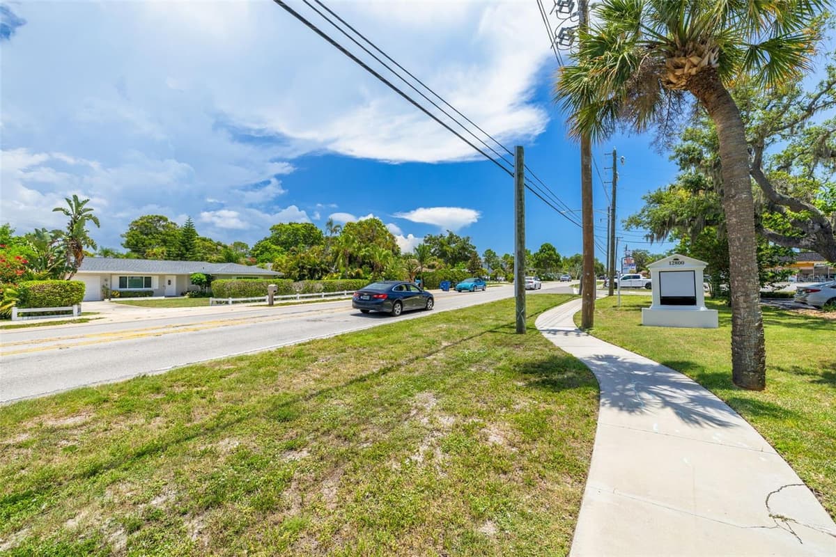 12800 INDIAN ROCKS ROAD — photo 11 of 14
