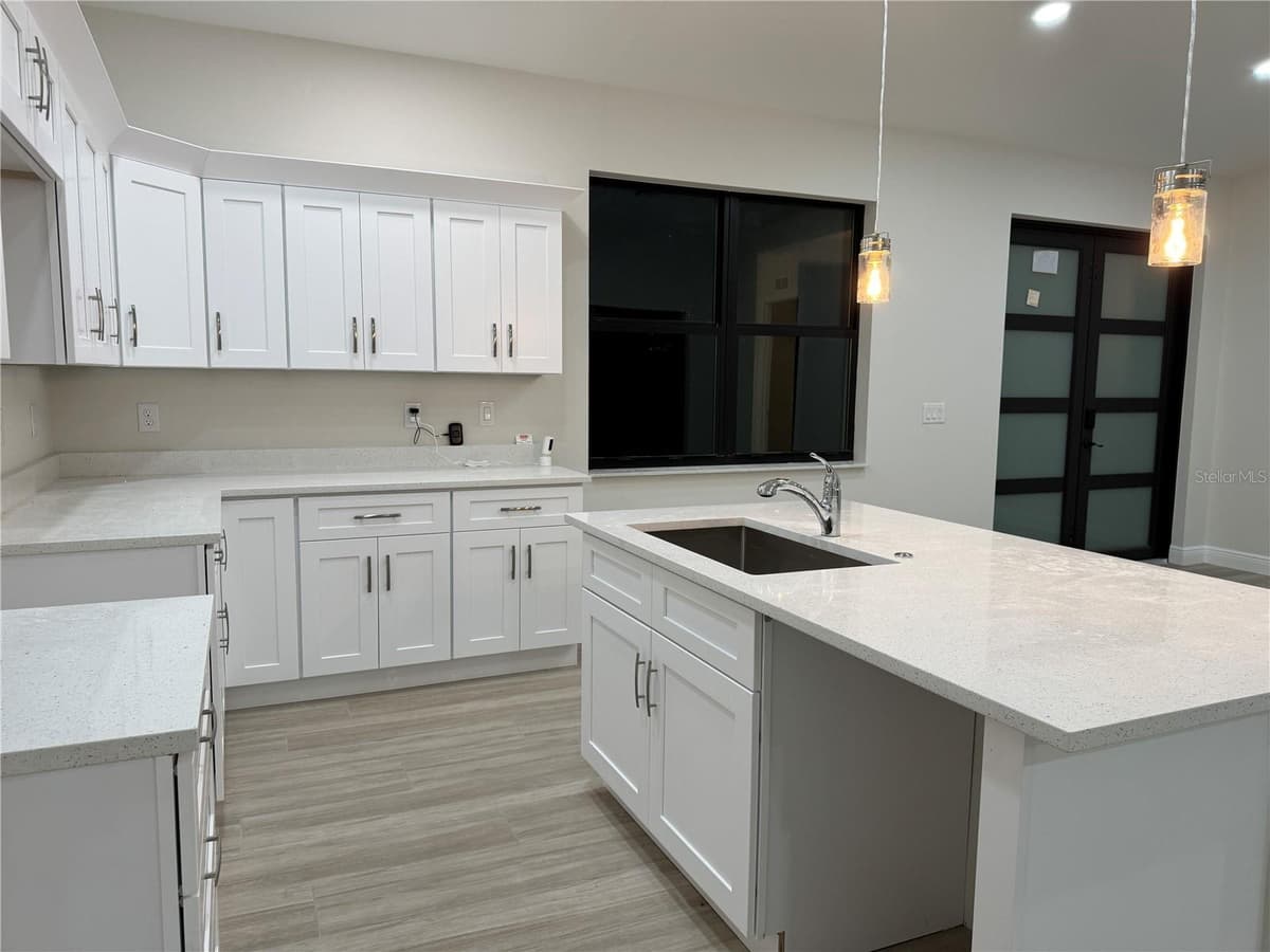 20296 RUTHERFORD AVENUE — photo 7 of 32