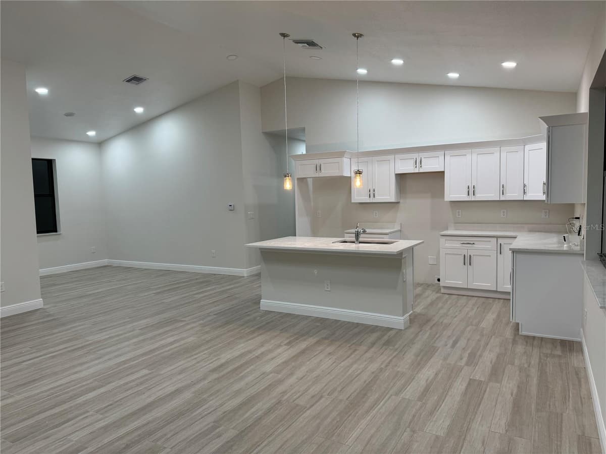 20296 RUTHERFORD AVENUE — photo 8 of 32