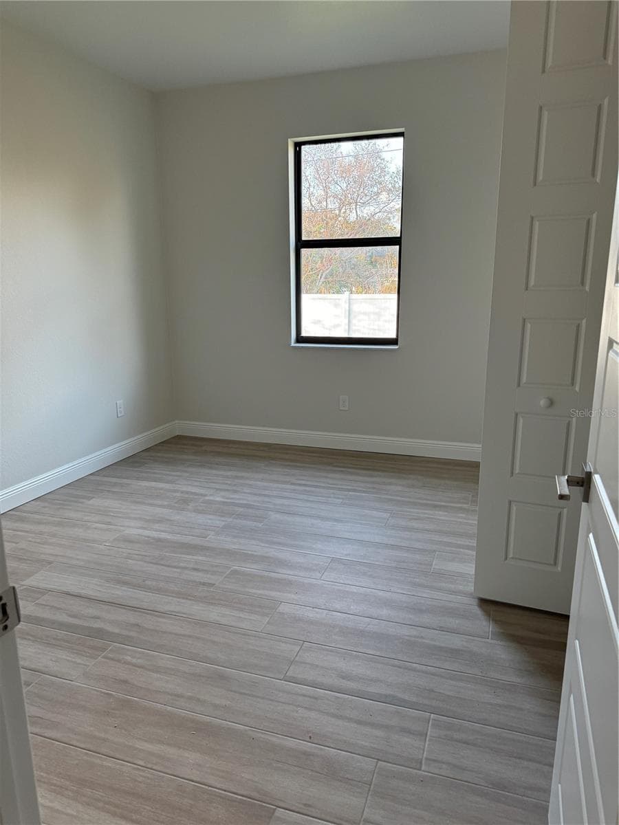 20296 RUTHERFORD AVENUE — photo 20 of 32